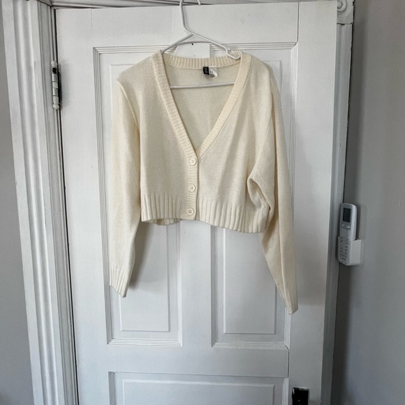 H&M short cardigan - Picture 3 of 3